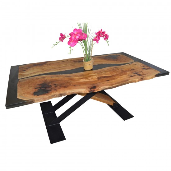 Hera dining table made of solid wood and epoxy resin